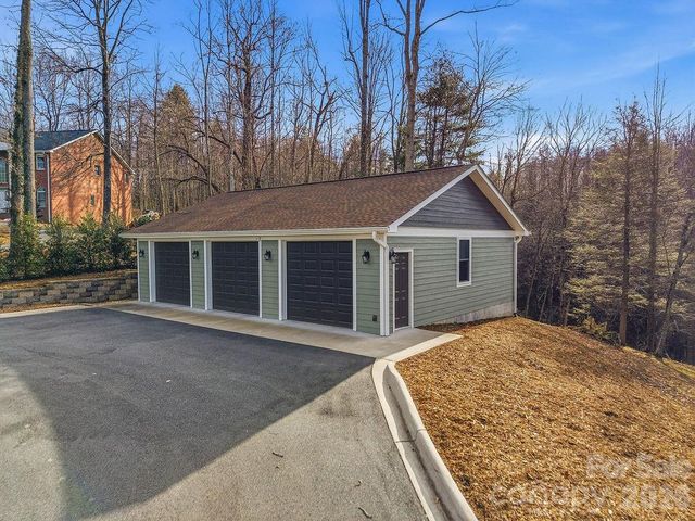 38 Sweetwater Oaks Drive, Fletcher, NC 28732
