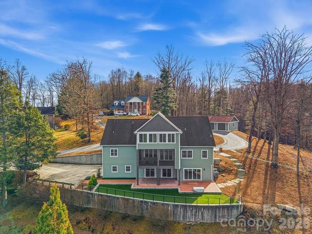 38 Sweetwater Oaks Drive, Fletcher, NC 28732