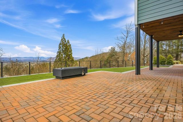 38 Sweetwater Oaks Drive, Fletcher, NC 28732