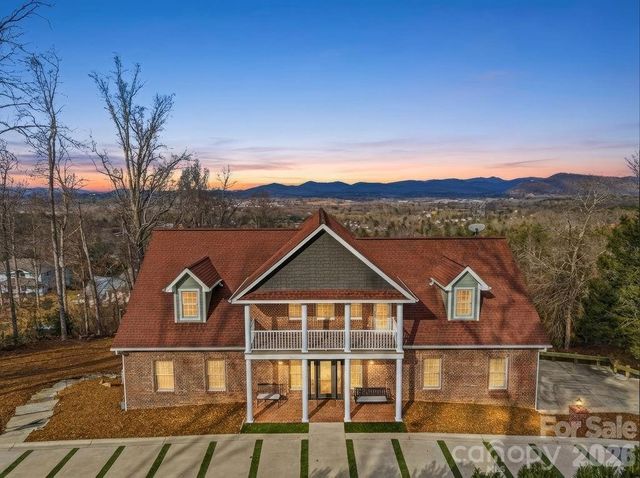38 Sweetwater Oaks Drive, Fletcher, NC 28732