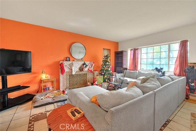 17084 Miller, Fontana, CA 92336