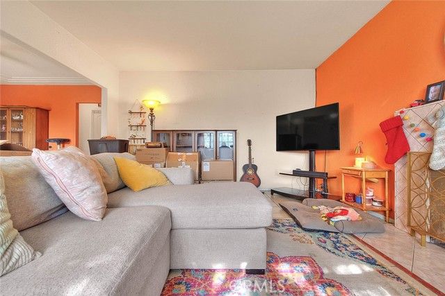 17084 Miller, Fontana, CA 92336