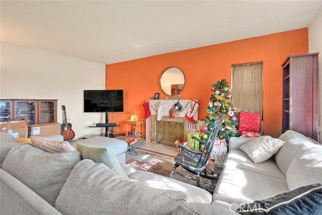 17084 Miller, Fontana, CA 92336