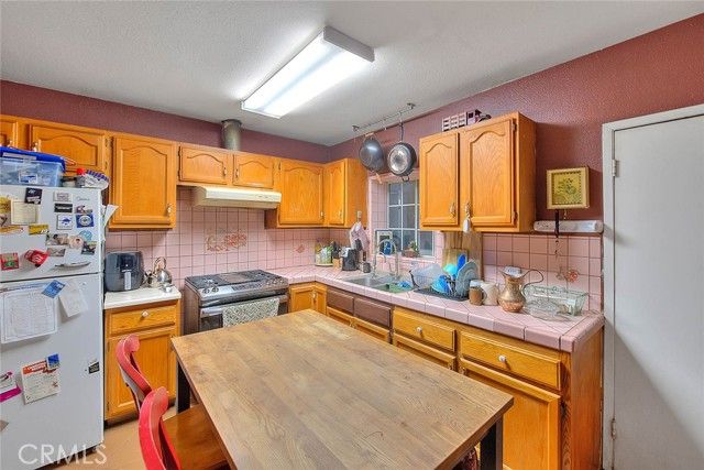 17084 Miller, Fontana, CA 92336