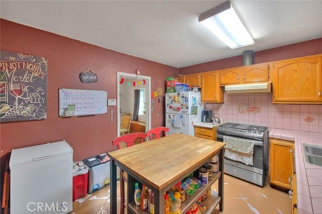 17084 Miller, Fontana, CA 92336