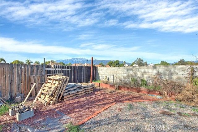 17084 Miller, Fontana, CA 92336