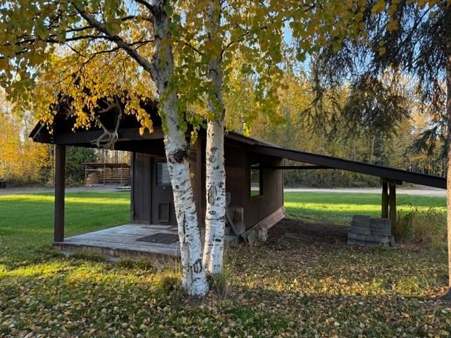 570 KEELING ROAD, North Pole, AK 99705