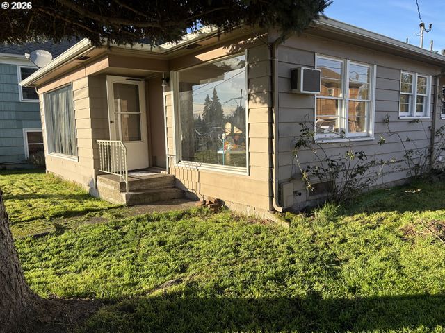 1551 MARKET St Ne, Salem, OR 97301