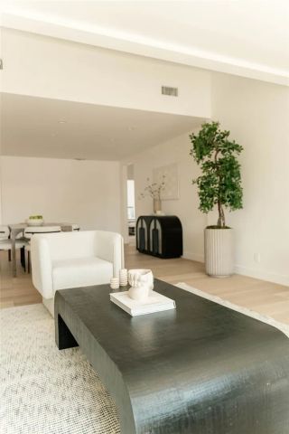 8133 Brimfield Avenue, Panorama City, CA 91402