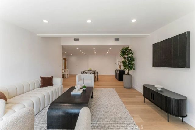 8133 Brimfield Avenue, Panorama City, CA 91402