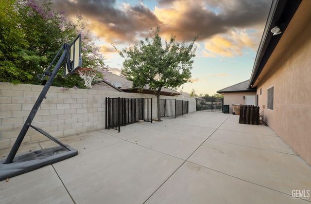 11509 Buffington Street, Bakersfield, CA 93312