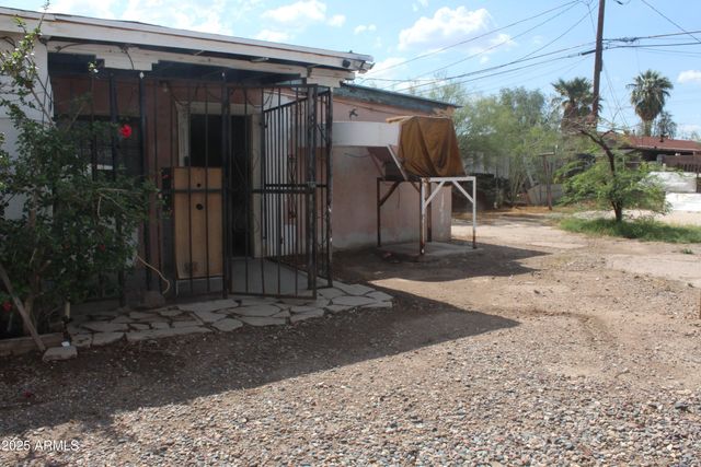 2016 W HADLEY Street, Phoenix, AZ 85009