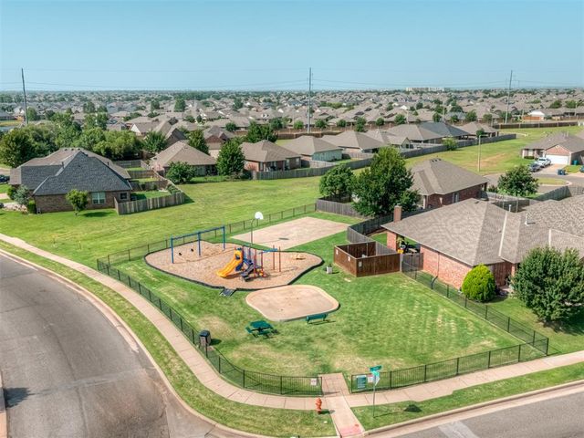 2401 NW 194th Street, Edmond, OK 73012
