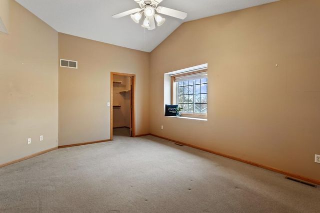 2907 Devonshire Circle, Woodbury, MN 55125