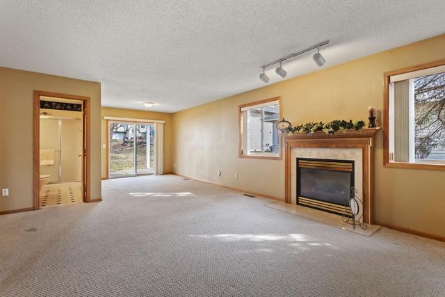 2907 Devonshire Circle, Woodbury, MN 55125