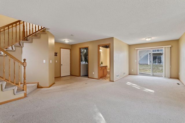 2907 Devonshire Circle, Woodbury, MN 55125