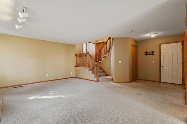 2907 Devonshire Circle, Woodbury, MN 55125