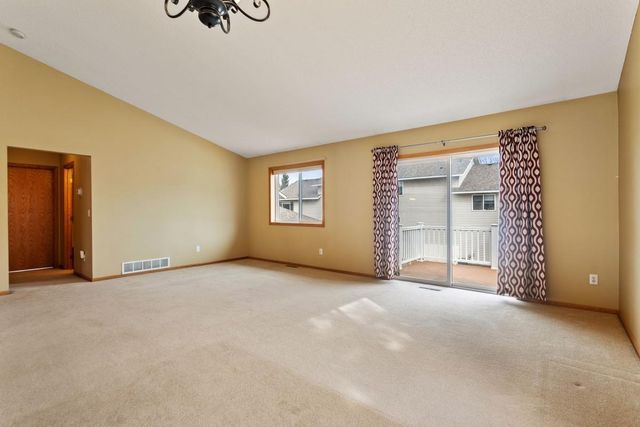 2907 Devonshire Circle, Woodbury, MN 55125