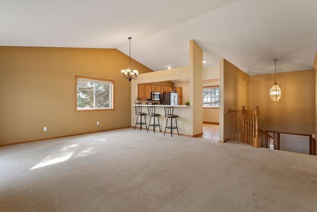 2907 Devonshire Circle, Woodbury, MN 55125
