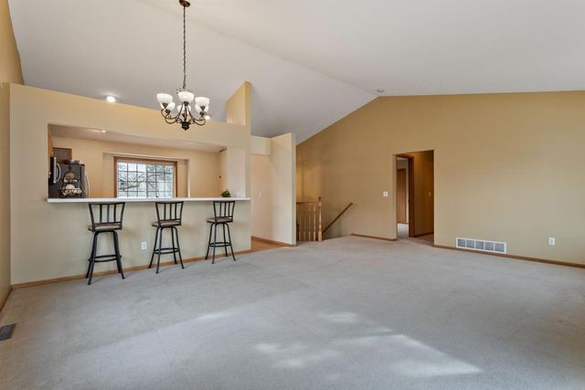 2907 Devonshire Circle, Woodbury, MN 55125