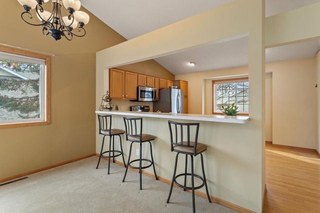 2907 Devonshire Circle, Woodbury, MN 55125