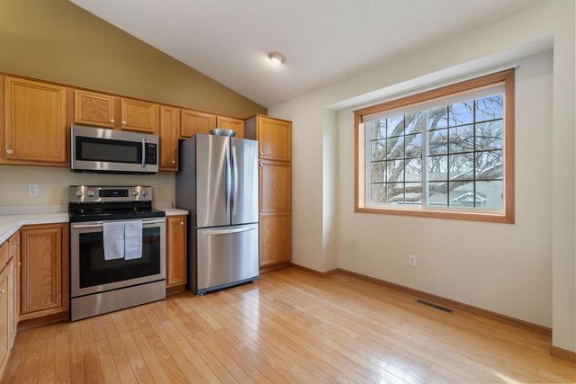 2907 Devonshire Circle, Woodbury, MN 55125