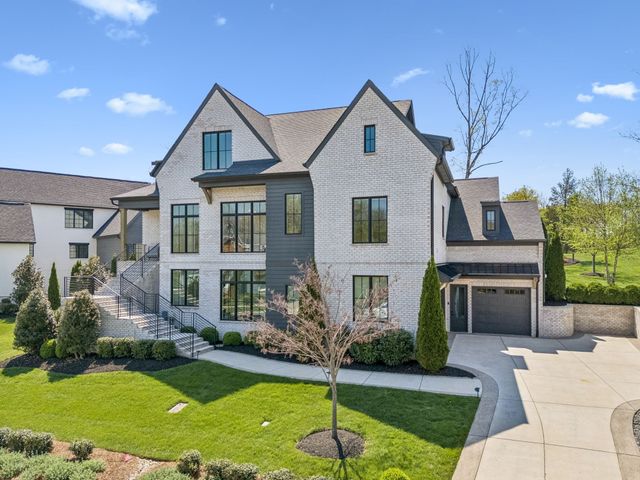 7066 Lanceleaf Dr, College Grove, TN 37046