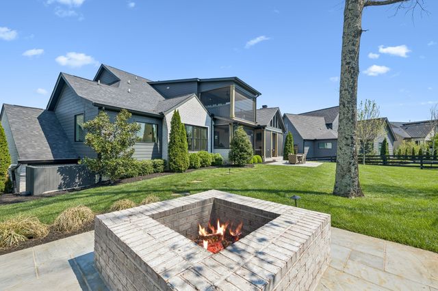 7066 Lanceleaf Dr, College Grove, TN 37046