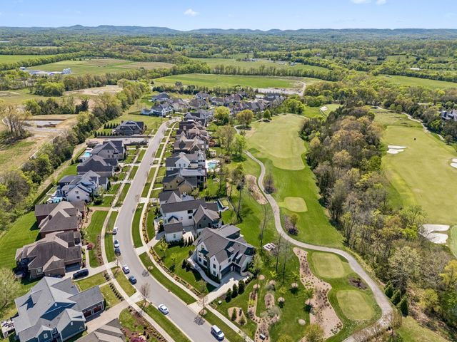 7066 Lanceleaf Dr, College Grove, TN 37046