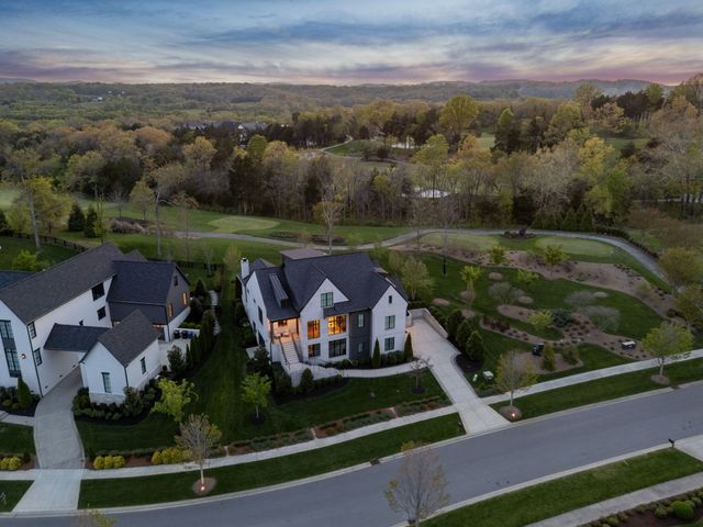 7066 Lanceleaf Dr, College Grove, TN 37046