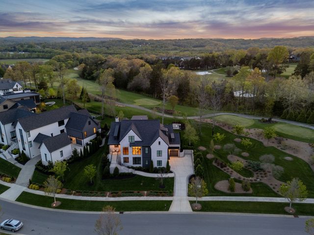 7066 Lanceleaf Dr, College Grove, TN 37046