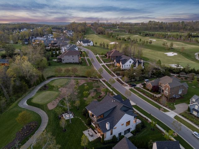 7066 Lanceleaf Dr, College Grove, TN 37046