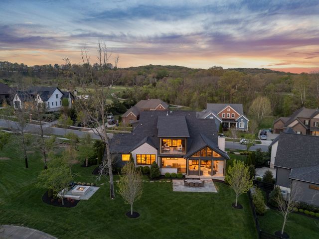 7066 Lanceleaf Dr, College Grove, TN 37046