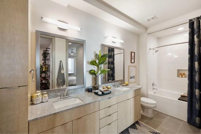 1317 Post Oak Park Drive 411, Houston, TX 77027