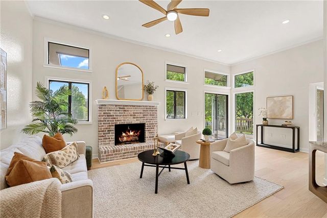 15801 Dearborn Street, Overland Park, KS 66223