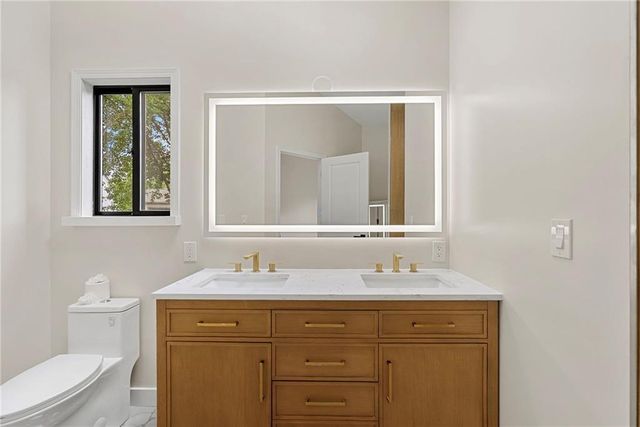 15801 Dearborn Street, Overland Park, KS 66223