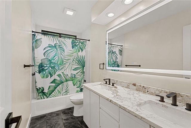 15801 Dearborn Street, Overland Park, KS 66223