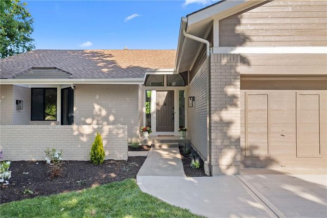 15801 Dearborn Street, Overland Park, KS 66223