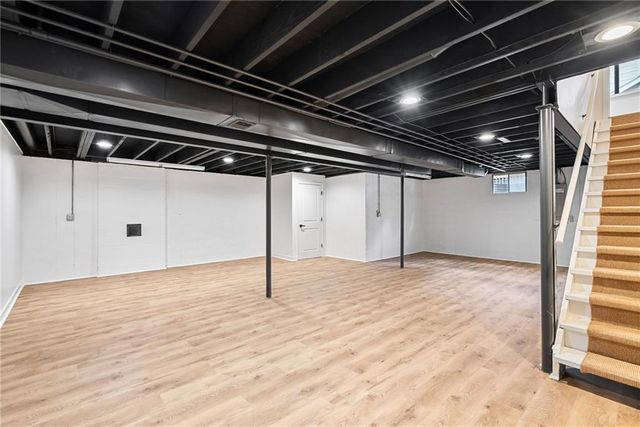 15801 Dearborn Street, Overland Park, KS 66223