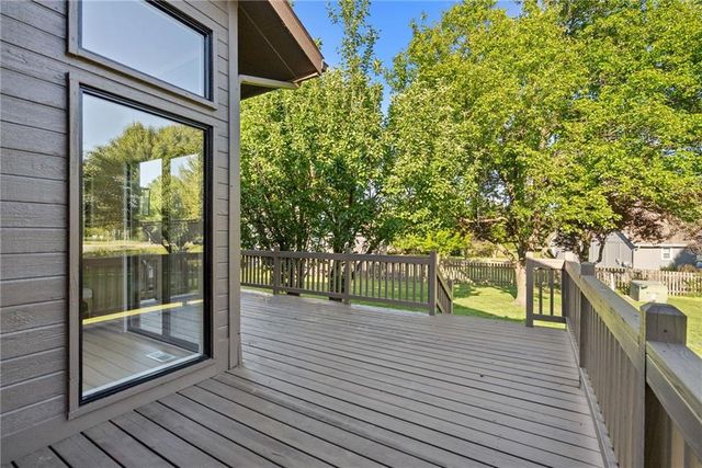 15801 Dearborn Street, Overland Park, KS 66223