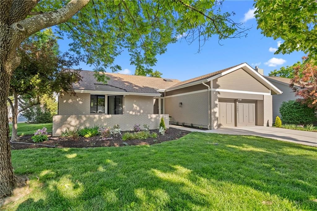 15801 Dearborn Street, Overland Park, KS 66223