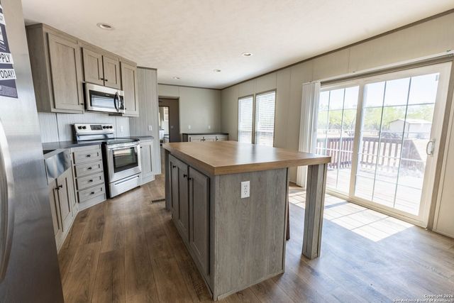 181 Viridian View, Pleasanton, TX 78064