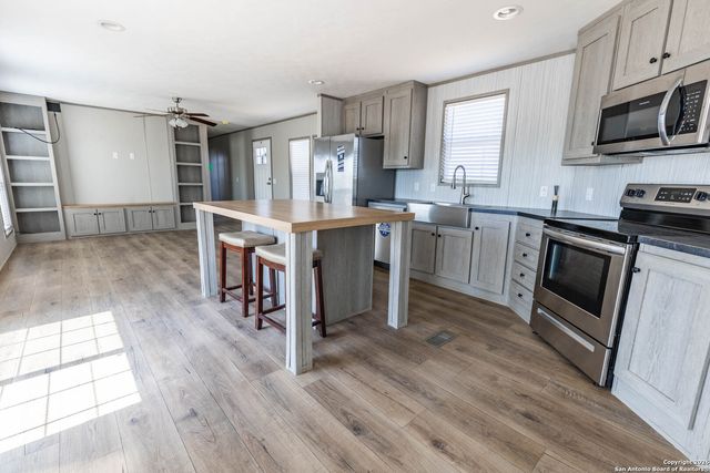 181 Viridian View, Pleasanton, TX 78064