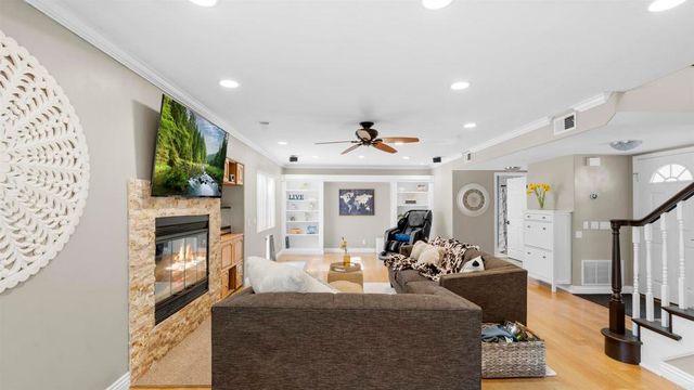 9869 Aldergrove Lane, Spring Valley, CA 91977