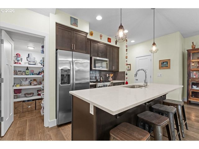 7862 Sw CAPITOL HILL Rd, Portland, OR 97219