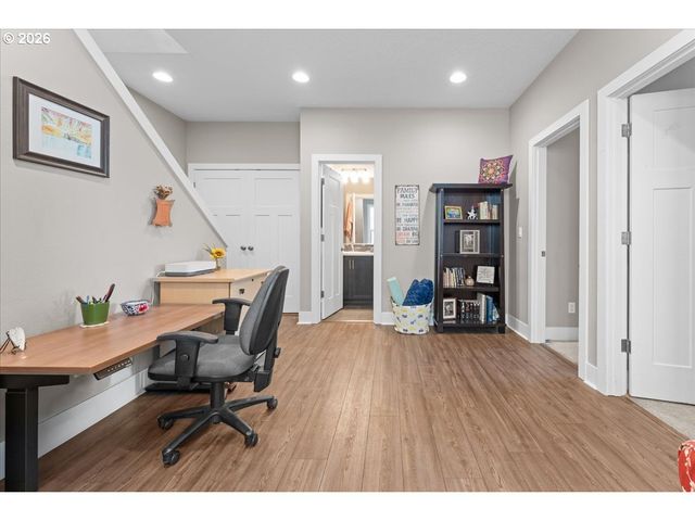 7862 Sw CAPITOL HILL Rd, Portland, OR 97219