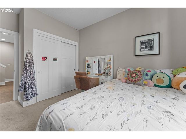 7862 Sw CAPITOL HILL Rd, Portland, OR 97219