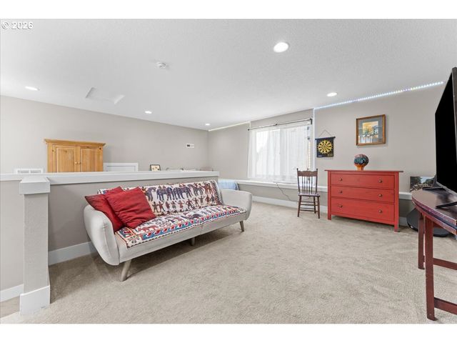 7862 Sw CAPITOL HILL Rd, Portland, OR 97219