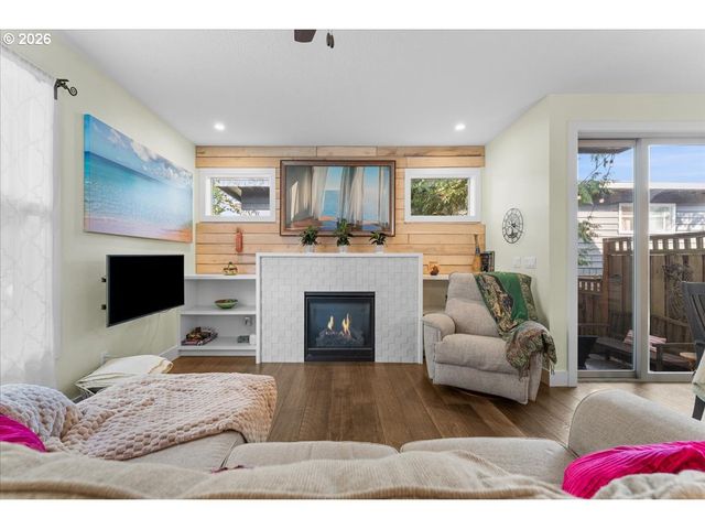 7862 Sw CAPITOL HILL Rd, Portland, OR 97219