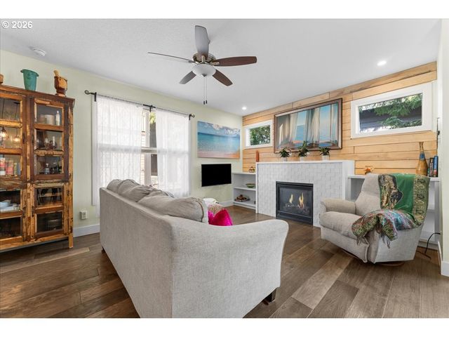 7862 Sw CAPITOL HILL Rd, Portland, OR 97219